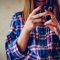 Czym wyróżniają się paznokcie hybrydowe od tradycyjnych?