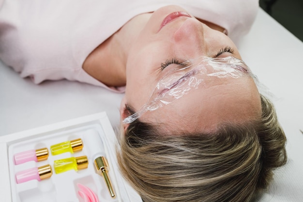 Jak prawidłowo nakładać peeling, aby uzyskać najlepszy efekt?