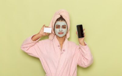 Czym najlepiej nałożyć maskę algową dla optymalnych efektów?