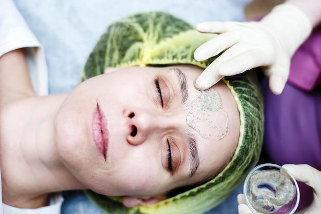 Jak często wykonywać peeling enzymatyczny dla optymalnych efektów?