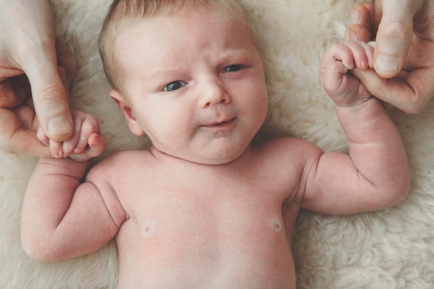 Jak skutecznie zadbać o suchą skórę niemowlaka?