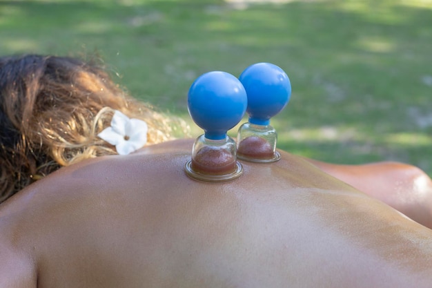 Jakie efekty przynosi stawianie baniek chińskich?