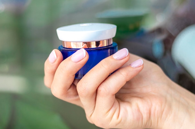 Jakie korzyści daje stosowanie kremu Nivea?