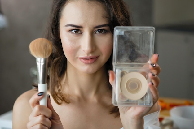 Dobierz idealny podkład do swojej twarzy – jak to zrobić?