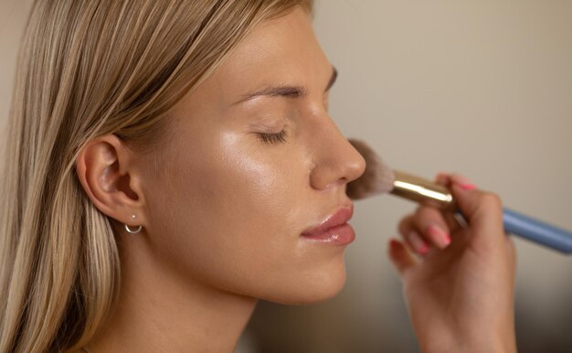 Jak wybrać dobry podkład do twarzy dopasowany do Twojej cery?