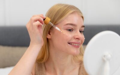 Jak wybrać pomiędzy serum a kremem pod oczy?