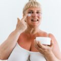 Jaki krem wybrać po 30-tce dla cery mieszanej?