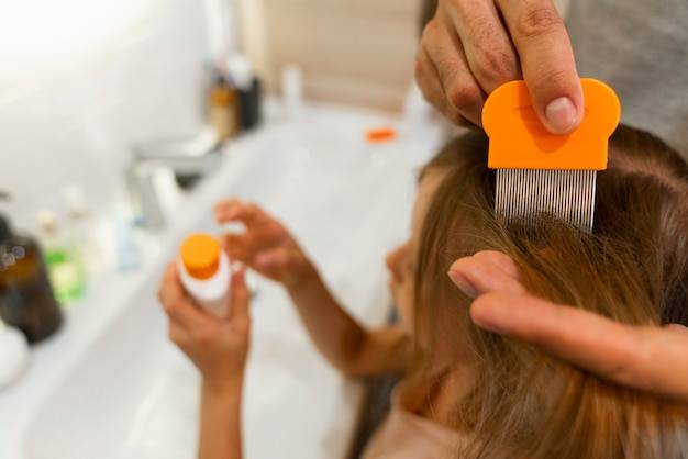 Jak zmyć keratynę z włosów w domowych warunkach?