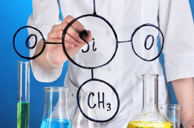 Najpierw odżywka humektantowa czy emolientowa?