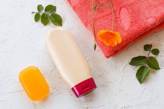 Odżywka emolientowa proteinowa czy humektantowa którą wybrać do swoich włosów?